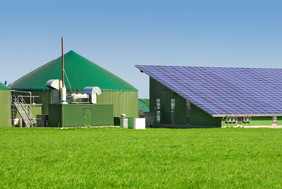 Biogas- und Photovoltaikanlage, Bild: Wolfgang Jargstorff/ stock.adobe.com